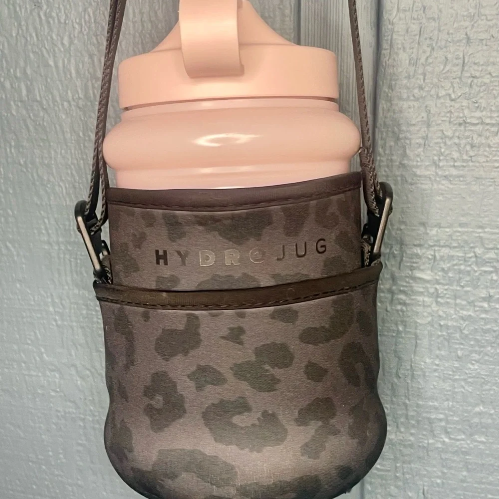 Hydro Flask Gray Insulated‎ Bottle Carrier Bag
